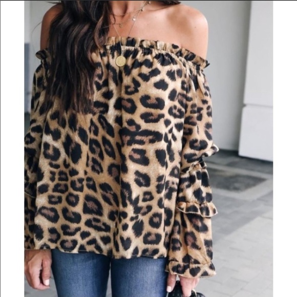 💕Leopard Print top - Size Medium - Picture 4 of 4